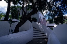 Architecture;-Comoros-Archipelago;-Detail;-France;-Indian-Ocean;-Kaleidos;-Kaleidos-images;-La-parole-à-limage;-Laurent-Abad;-Light;-Mayotte;-Minimalism;-Stairway;-Stories-Pictures;-White-wall